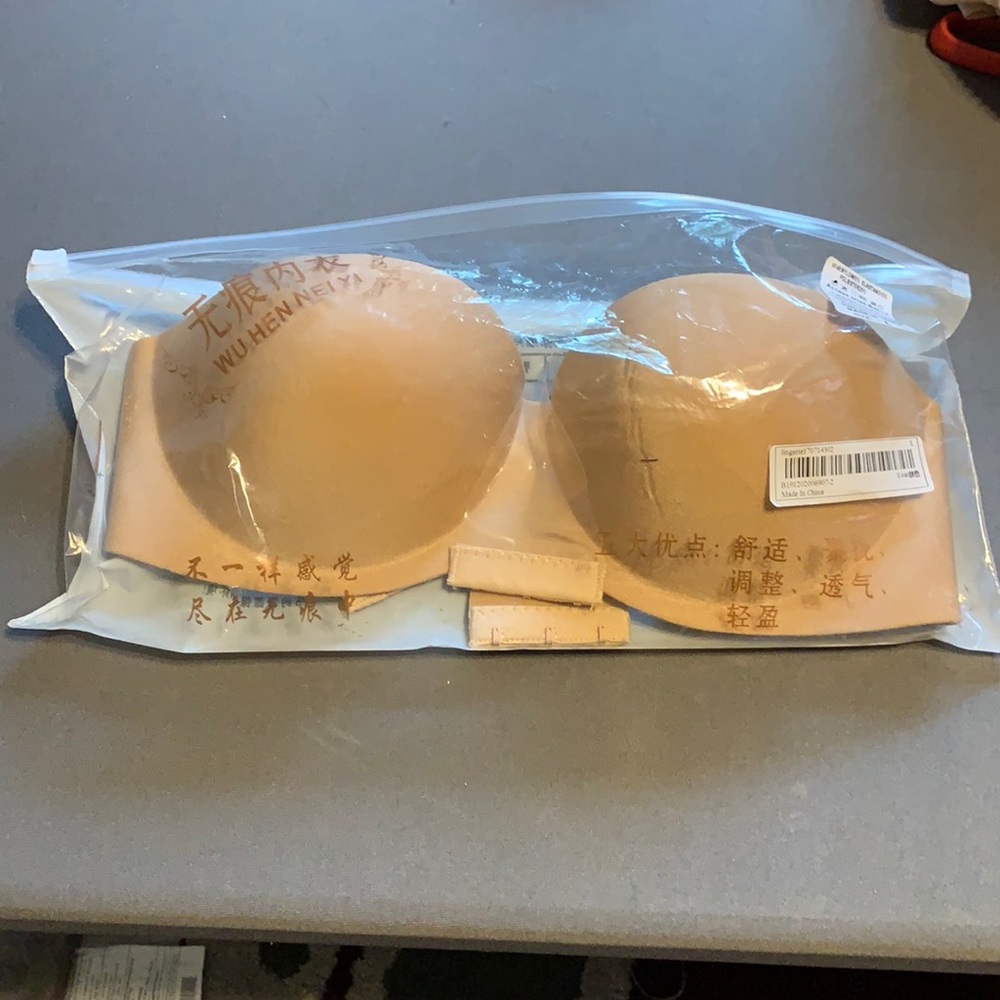 Brand new in bag molded strapless bra Beige Size L